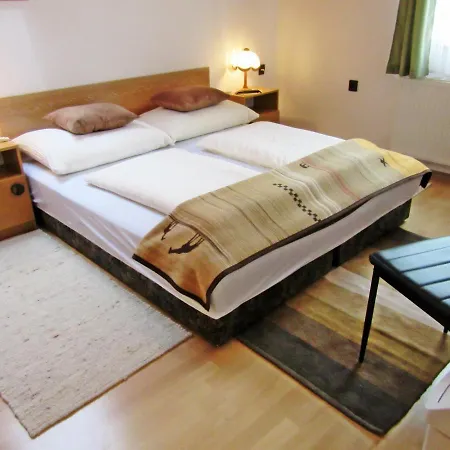 Zsuzsa Panzio B&B