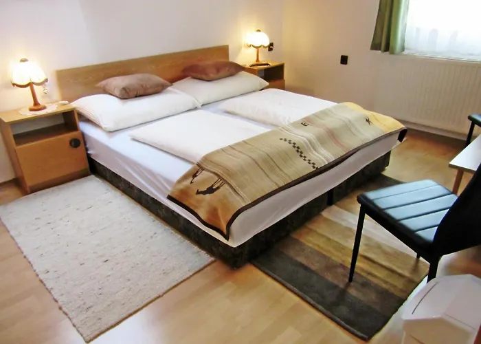 Zsuzsa Panzio Bed & Breakfast